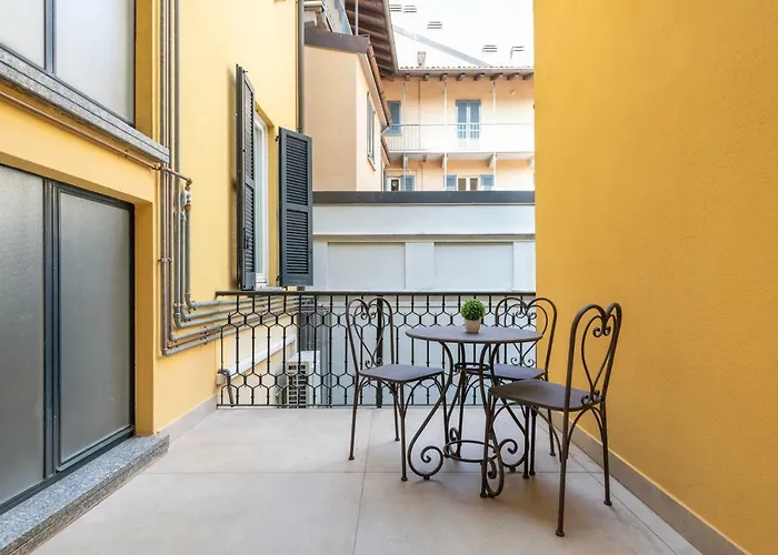 Cavour 51 * Lecco